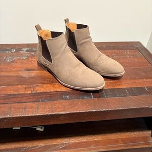 Robert Wayne Tan Chukka Boots - Size 10-1/2